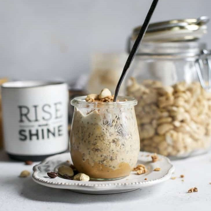 Sweet: Coffee Cashew Butter Overnight Oats – Pili&Pino